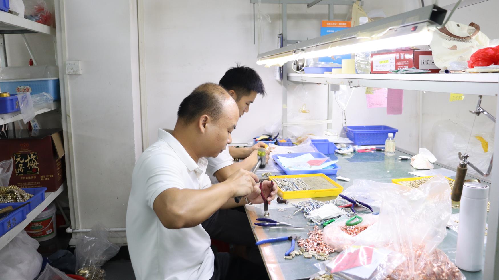 Jewelry assembly process — expert assembly of jewelry components at Locke factory