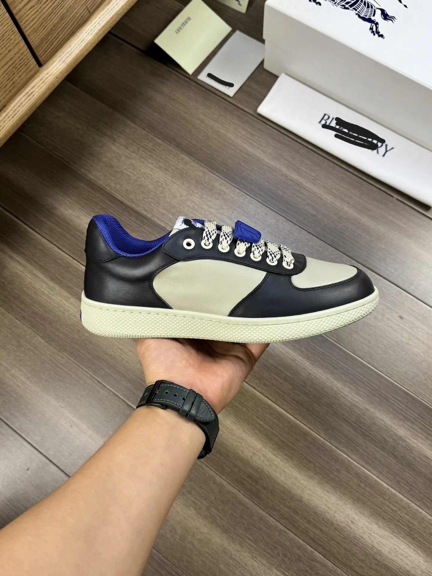 Exclusive Mens Trainer Luxury Shoes 1: 1 Replica Collection