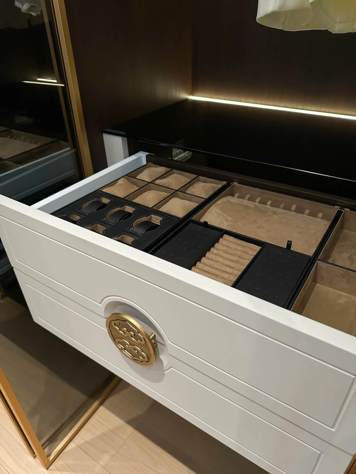 Wooden Wardrobe Simple Haute Couture Size Wardrobe New Chinese Bedroom Furniture Wardrobe