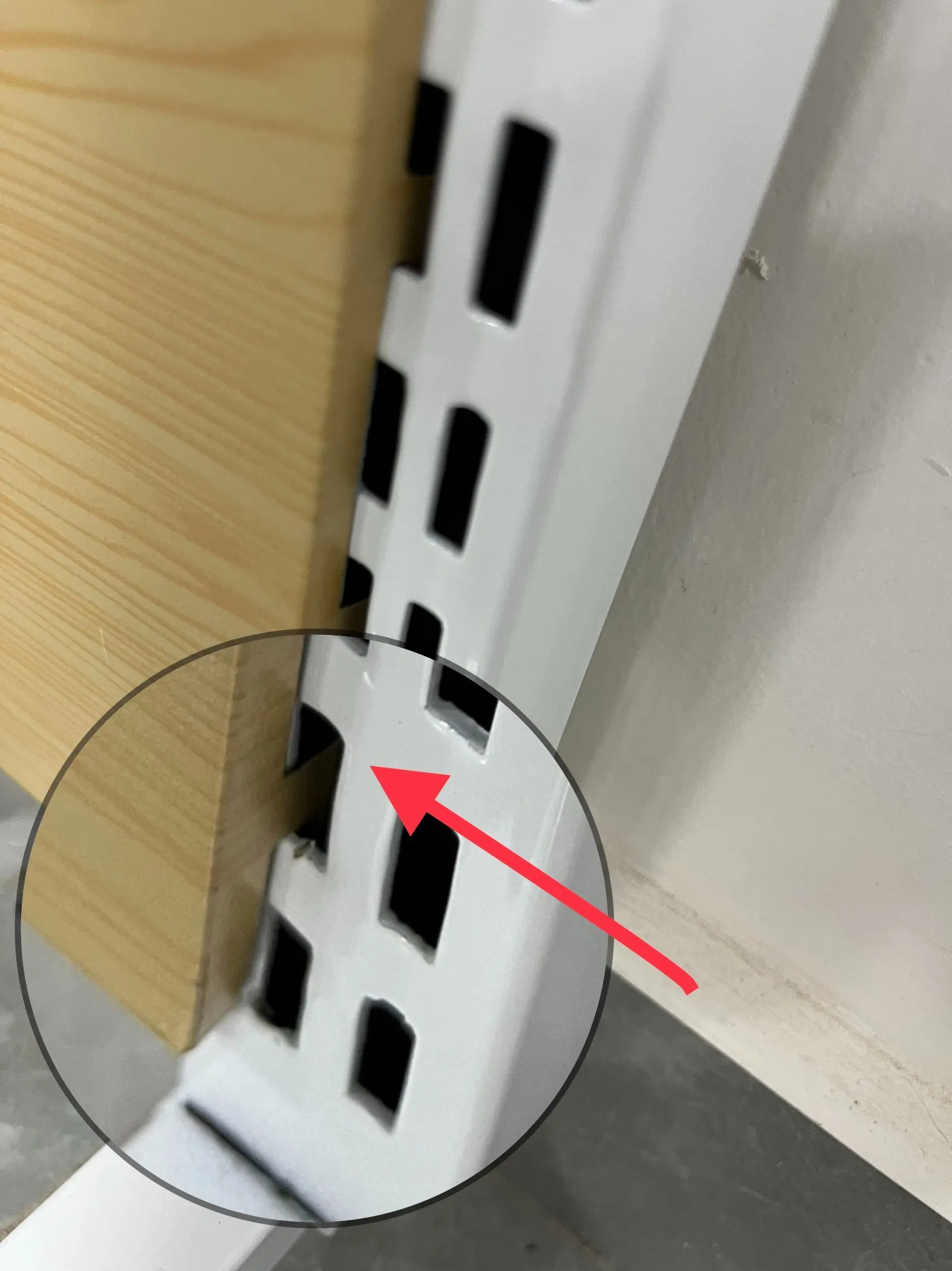 Chinese Manufacturers Wood Grain Shelf for Retail Store