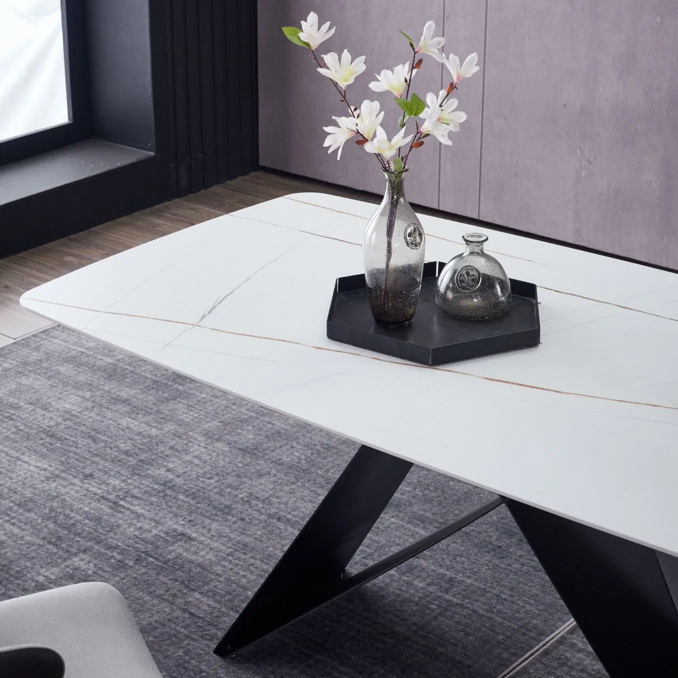 Factory Price Wholesales Designer Restaurant Chairs Chiavari Chinese Furniture Set Dining Table