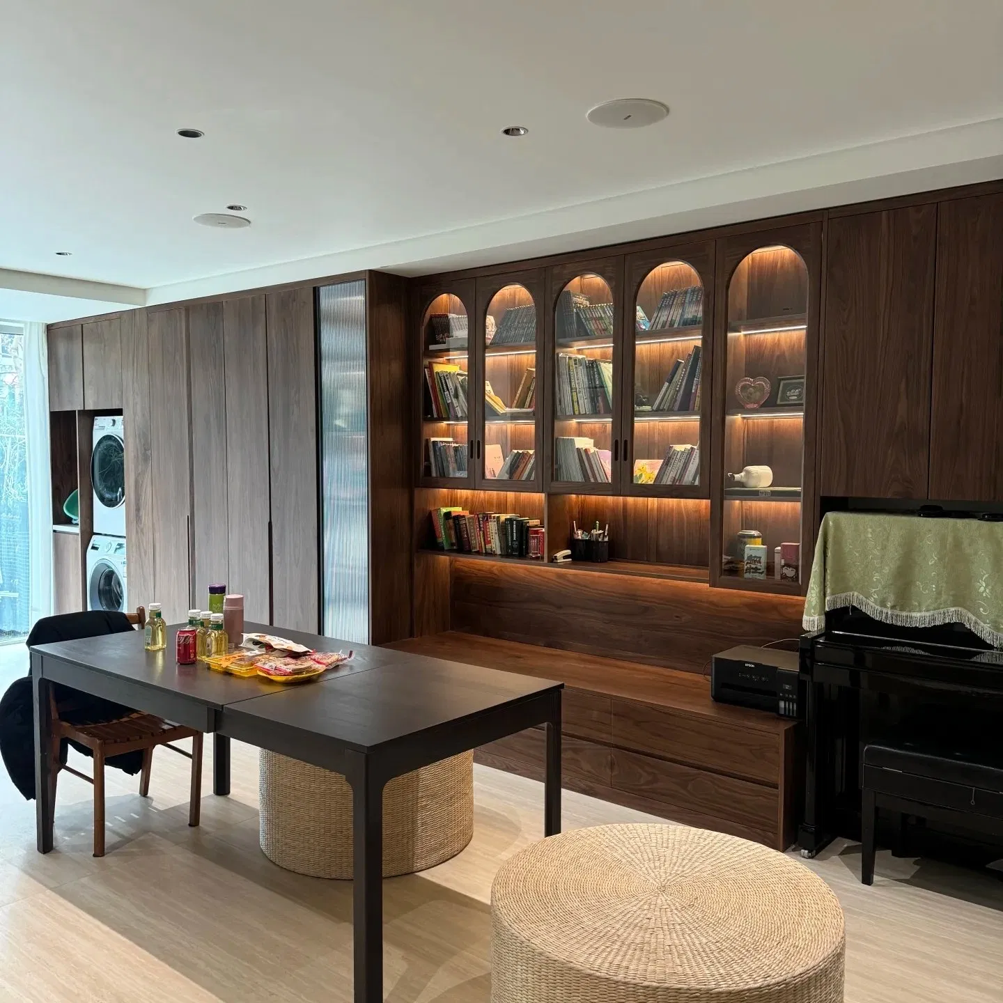 Multi-Layer Partition Wood Chinese Quality Modern Furniture Simple Living Room Storage Designed Wooden 3 Shelf Glass Bookcase Decorative Cabinet