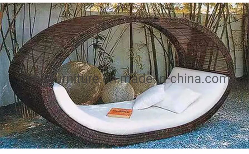 Outdoor Rattan Day Bed Main View