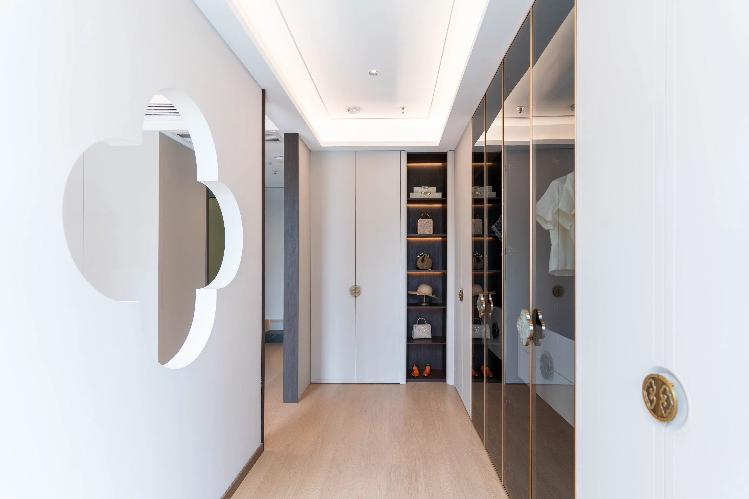 Wooden Wardrobe Simple Haute Couture Size Wardrobe New Chinese Bedroom Furniture Wardrobe