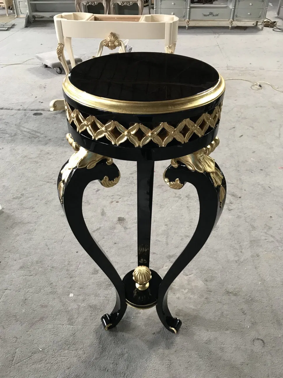 Luxury Furniture Antique European Style Wood Flower Stand Corner Table