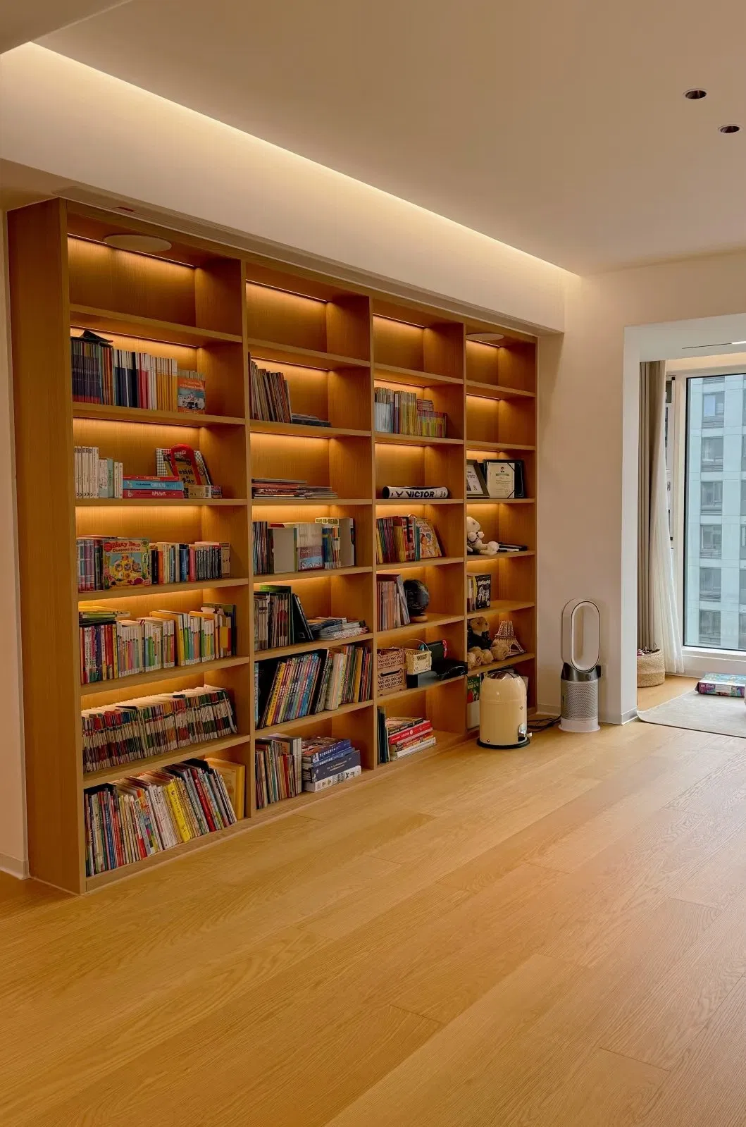 Multi-Layer Partition Wood Chinese Quality Modern Furniture Simple Living Room Storage Designed Wooden 3 Shelf Glass Bookcase Decorative Cabinet