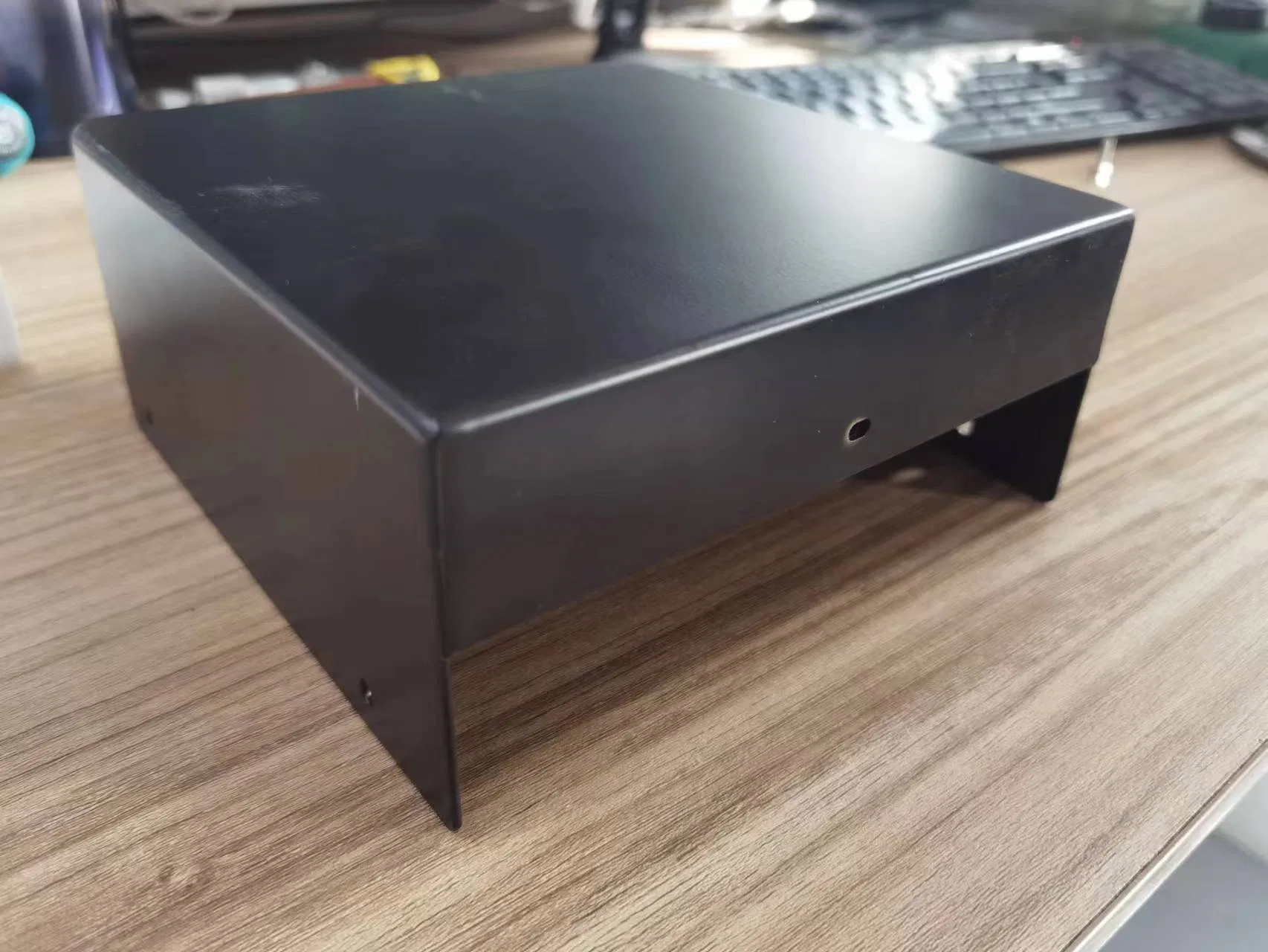 L2 EV Charger Cable Storage System Level 2 Charging Station Ensures Efficient Cable Management, Eliminating The Hassle of Tangled Cords and Messy Installations.