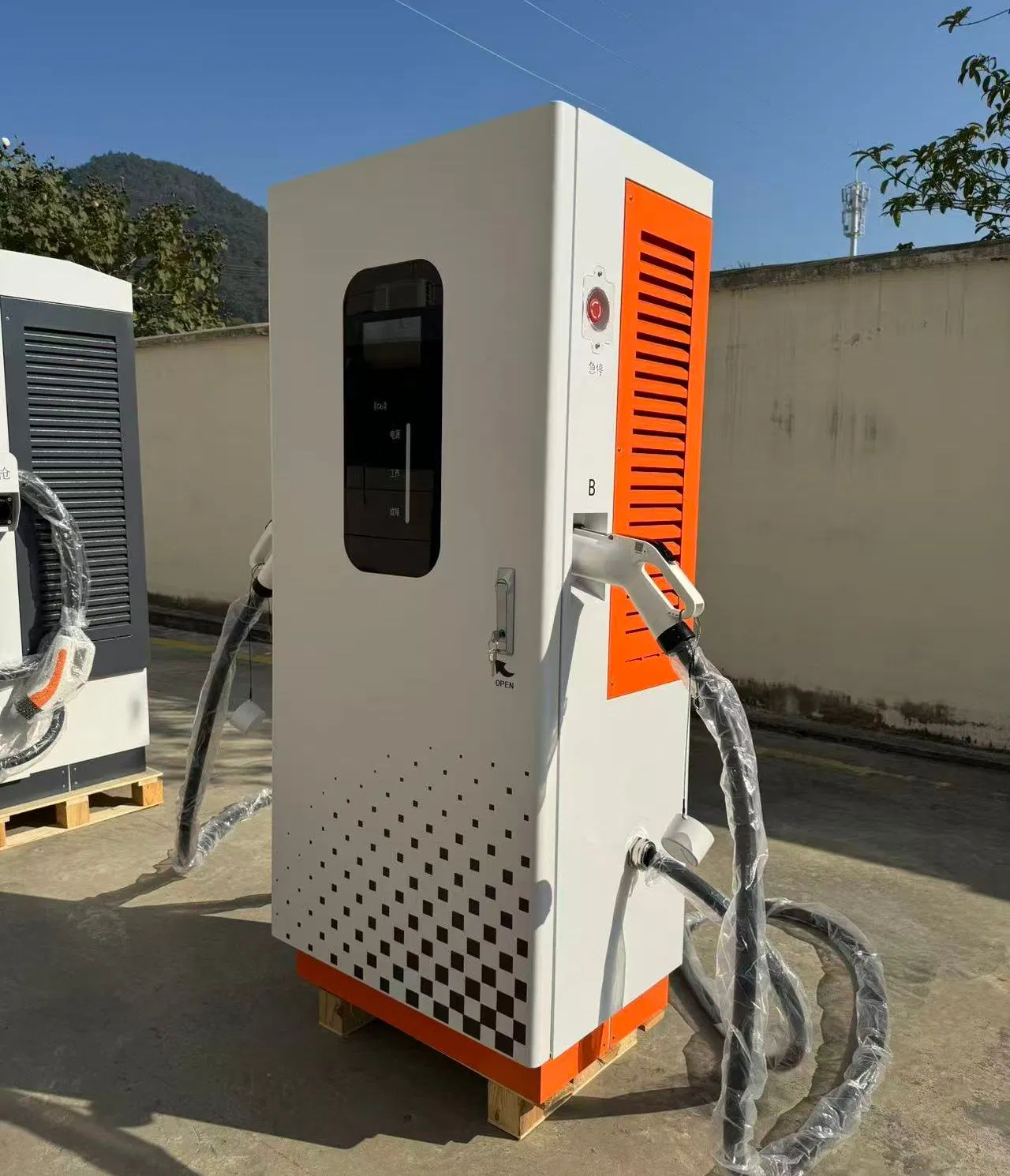 Manufacturer 60kw 120kw DC Fast Charging Pile with LCD Screen Commercial and Industrial DC EV Charger Station Ocpp1.6 OEM CCS/Gbt