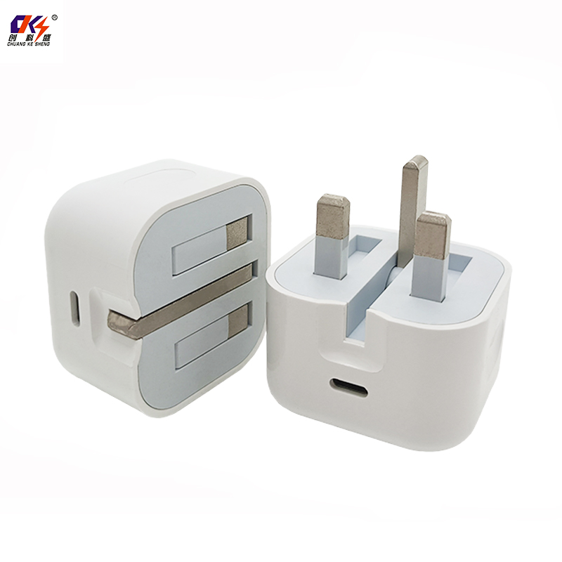 Factory Price Portable Pd 20W UK Plug Fast Charging Suit Travel USB C Power Adapter Charger with Type-C Cable for Mobile Phone