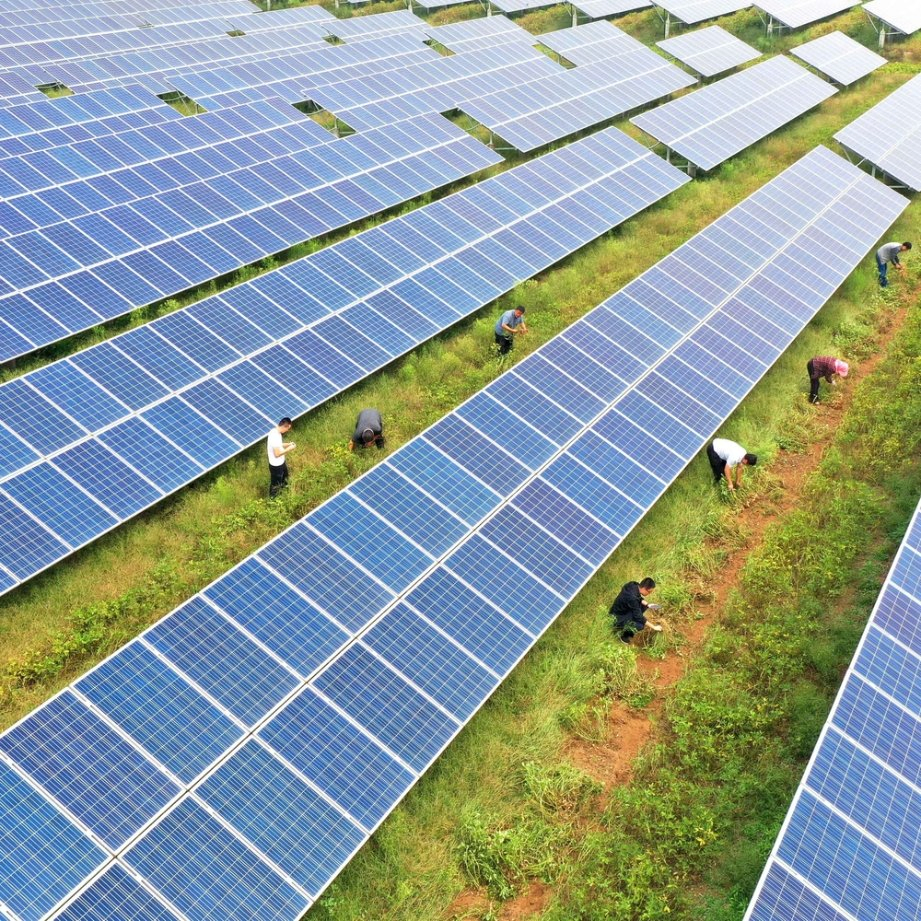 Effortless Rooftop Solar Panel Tracking System for Optimal Energy