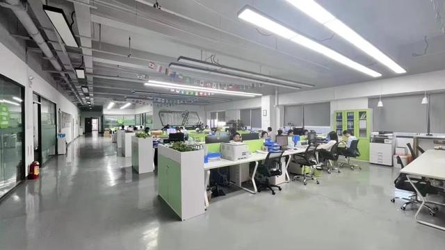 PlugVolt solar storage system with intelligent BMS for balcony and rooftop solar applications