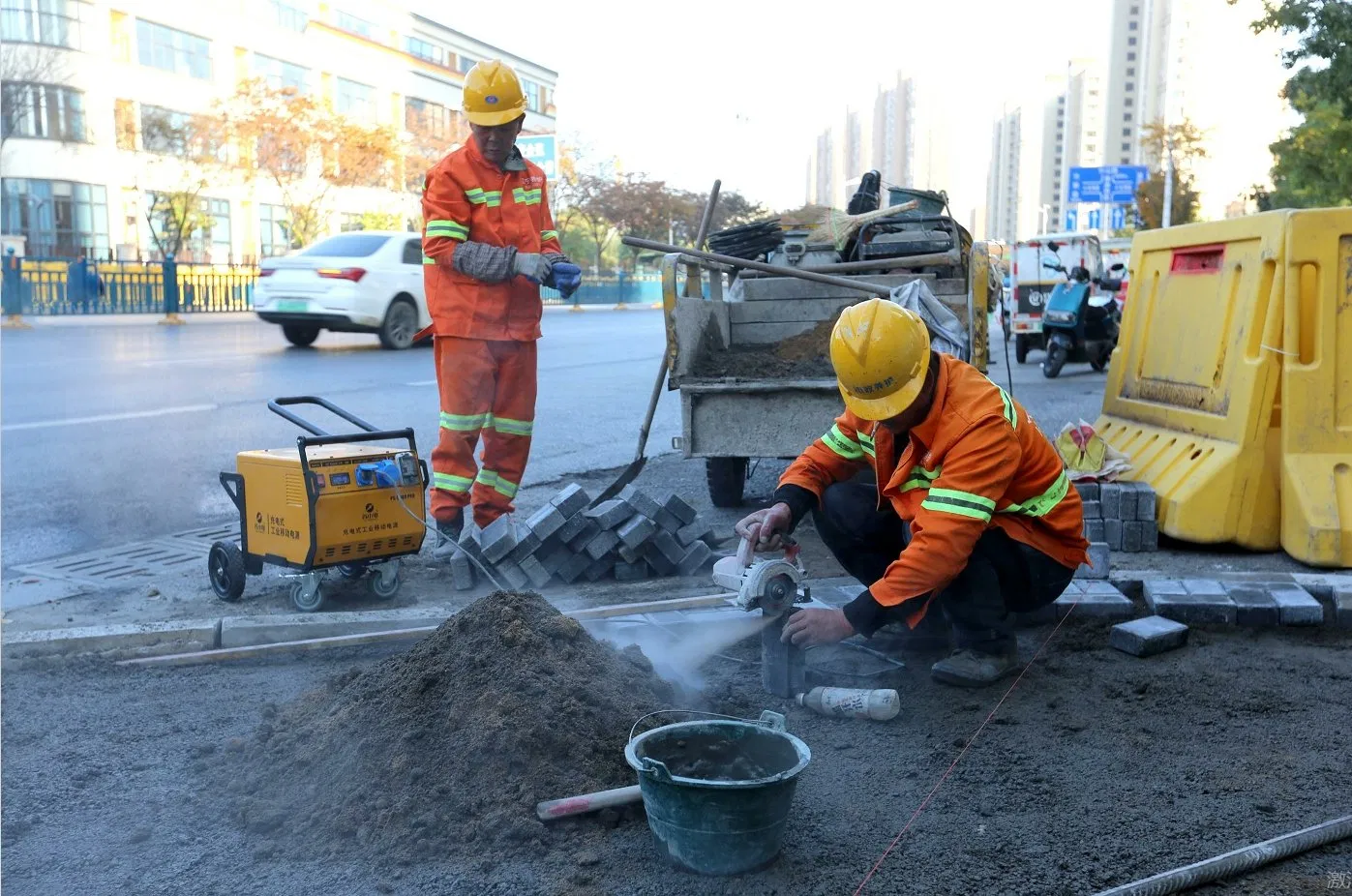 Portable Solar Power Supply 3500W Multi-Function UPS Power Station for Outdoor Construction Project Replacement Battery for Generator