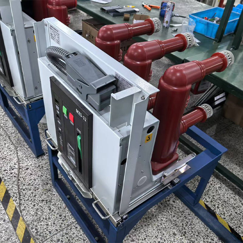 Interlock Feature Type Indoor Vacuum Circuit Breaker Used in Safety Systems