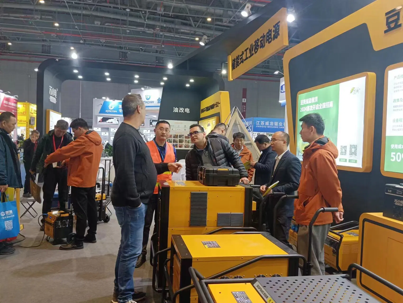 Portable Solar Power Supply 3500W Multi-Function UPS Power Station for Outdoor Construction Project Replacement Battery for Generator