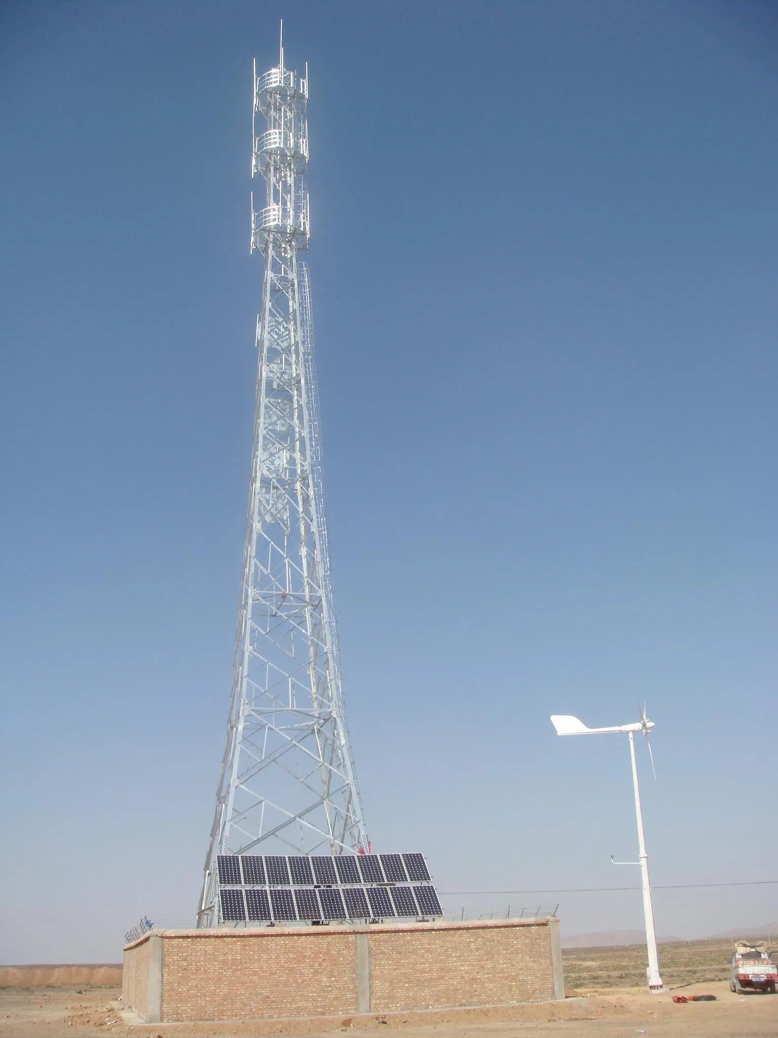 China Best Solution Plan for Micro Grid System with Pitch Controlled Wind Generator and Solar Panel