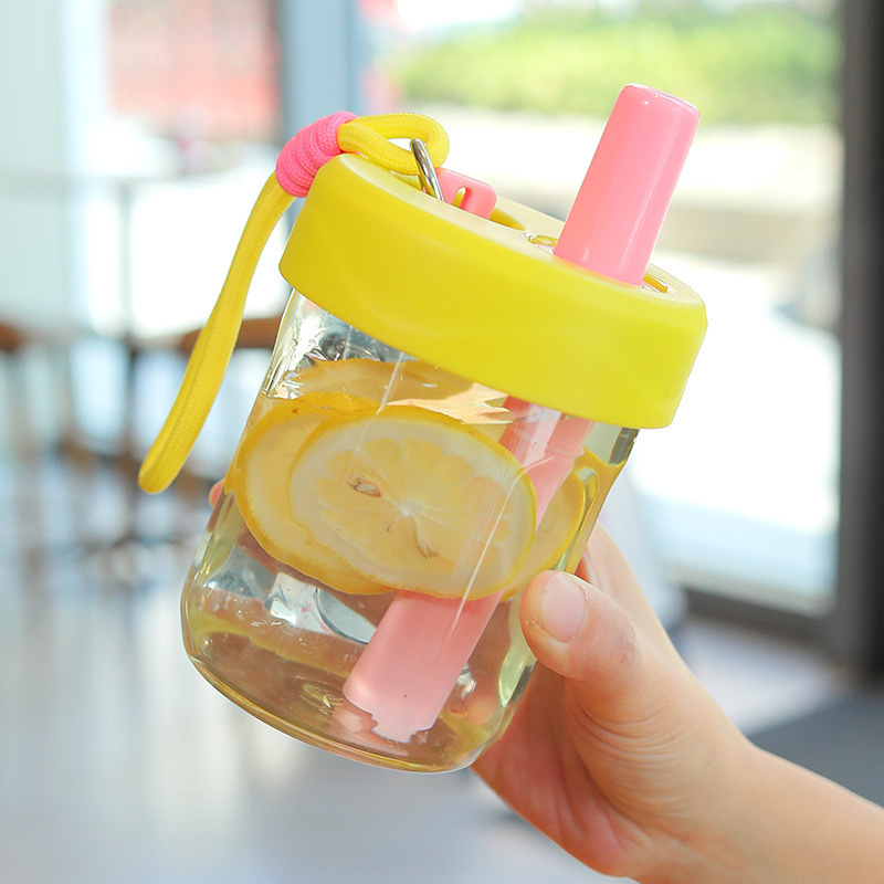 Large Capacity Portable Cute Kid Children Plastic High Temperature Resistance Water Bottle
