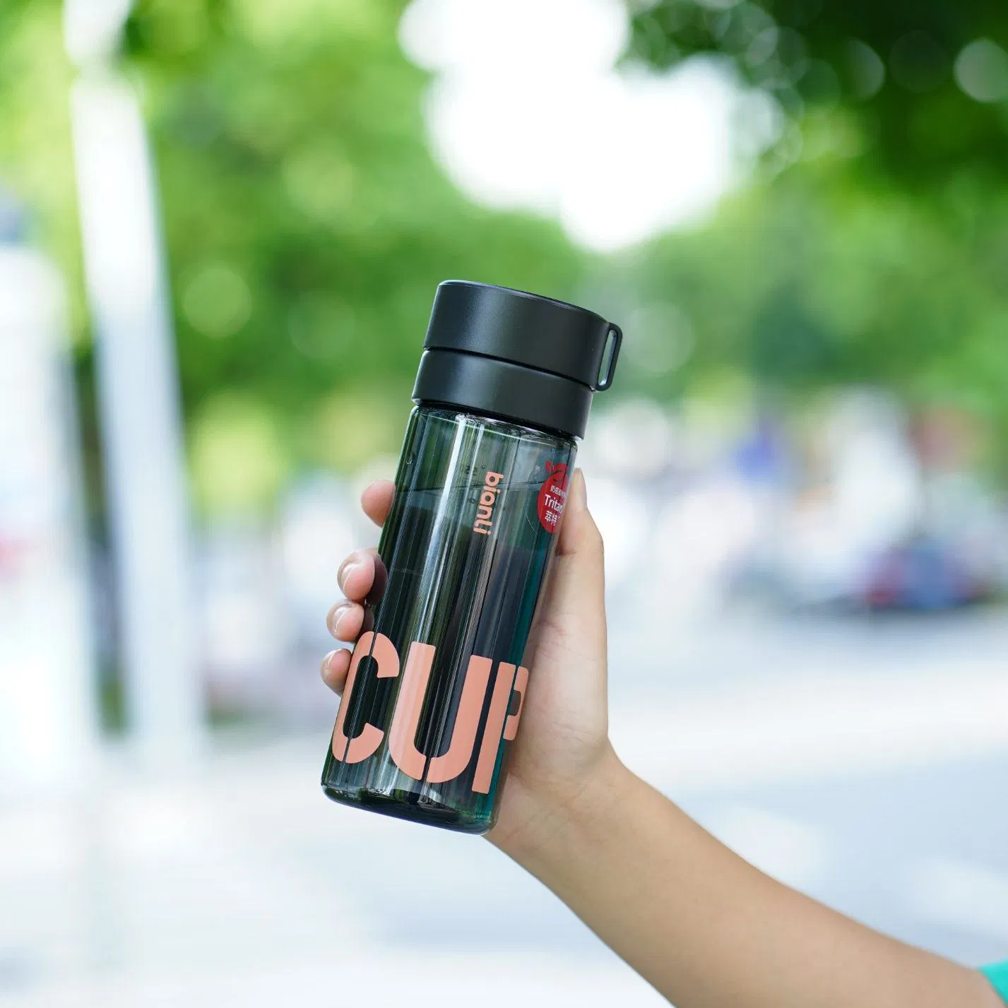 Custom Plastic Bottle 550ml Transparent Tritan Wide Mouth Water Bottle with No Handle Lid BPA Free