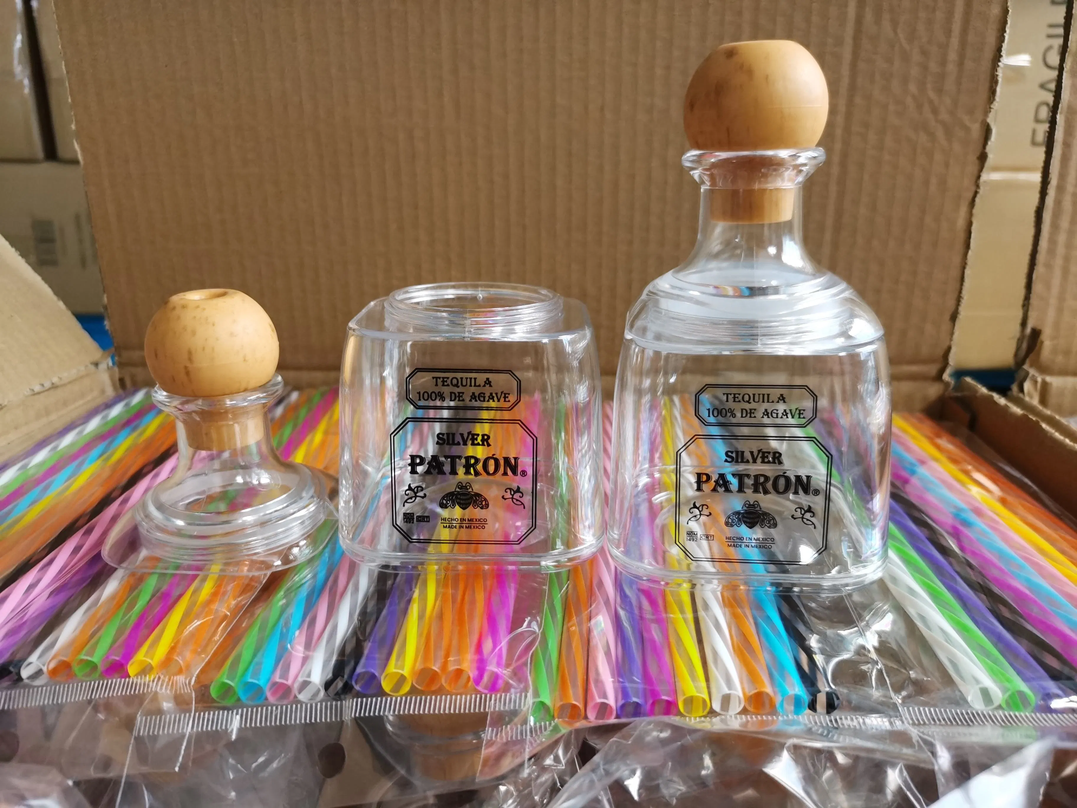 Stylish 375ml Reusable Plastic Tequila Bottle with Straw