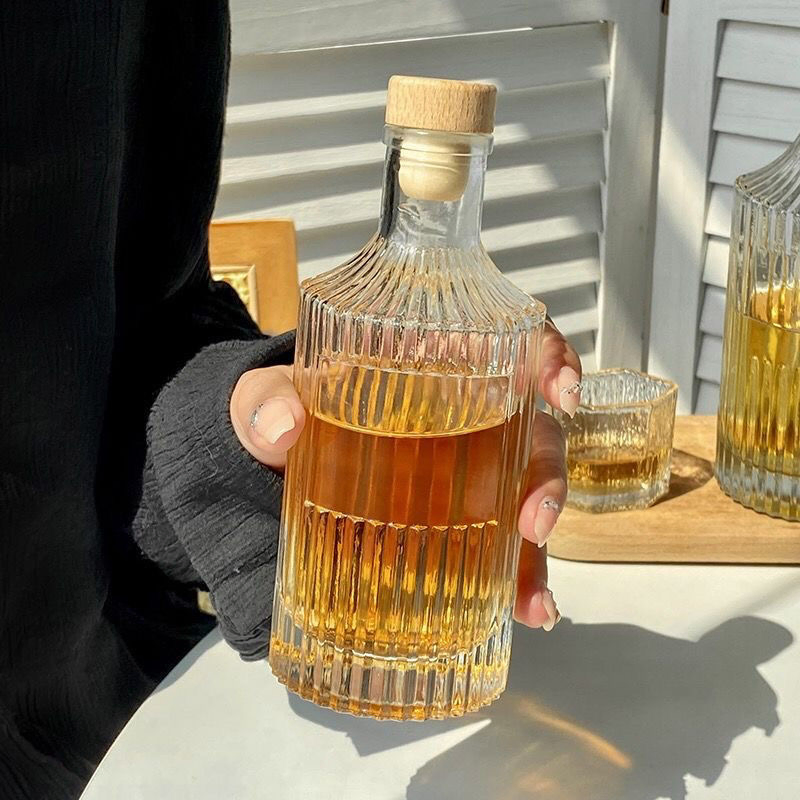 250ml 500ml Custom Glass Liquor Wine Spirit Beverage Bottles with Cork Stopper
