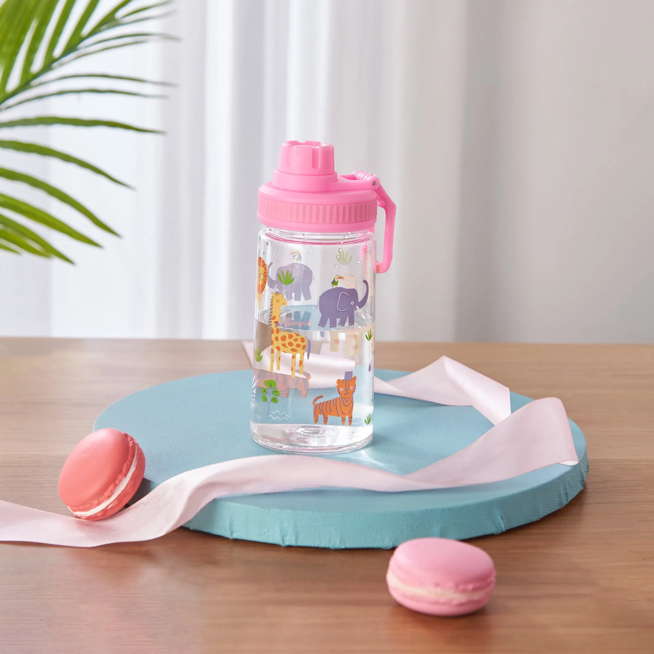 Children-Friendly Cute BPA-Free School Camp Plastic Water Bottle with Strap