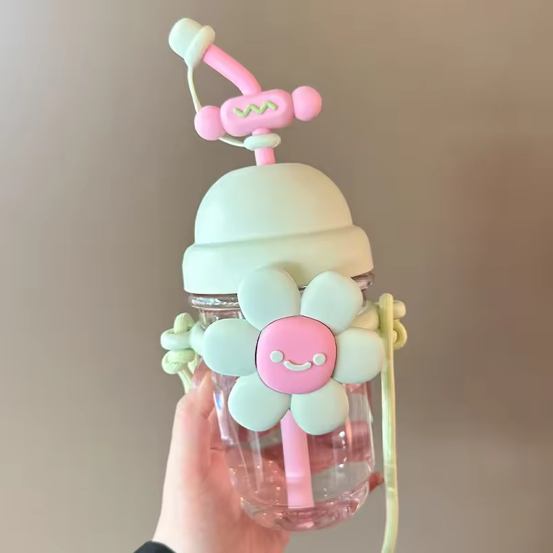 Cute Girls 700ml Sunflower Juice Drinking Cup Leakproof BPA Free Travel Plastic School Kids Water Bottle with Straw