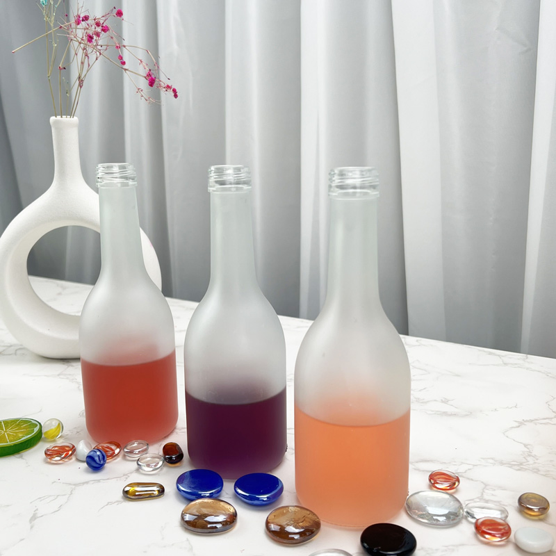High Quality 300ml/500ml Liquor Glass Bottle Fruit Wine Bottle for Juice Beverage