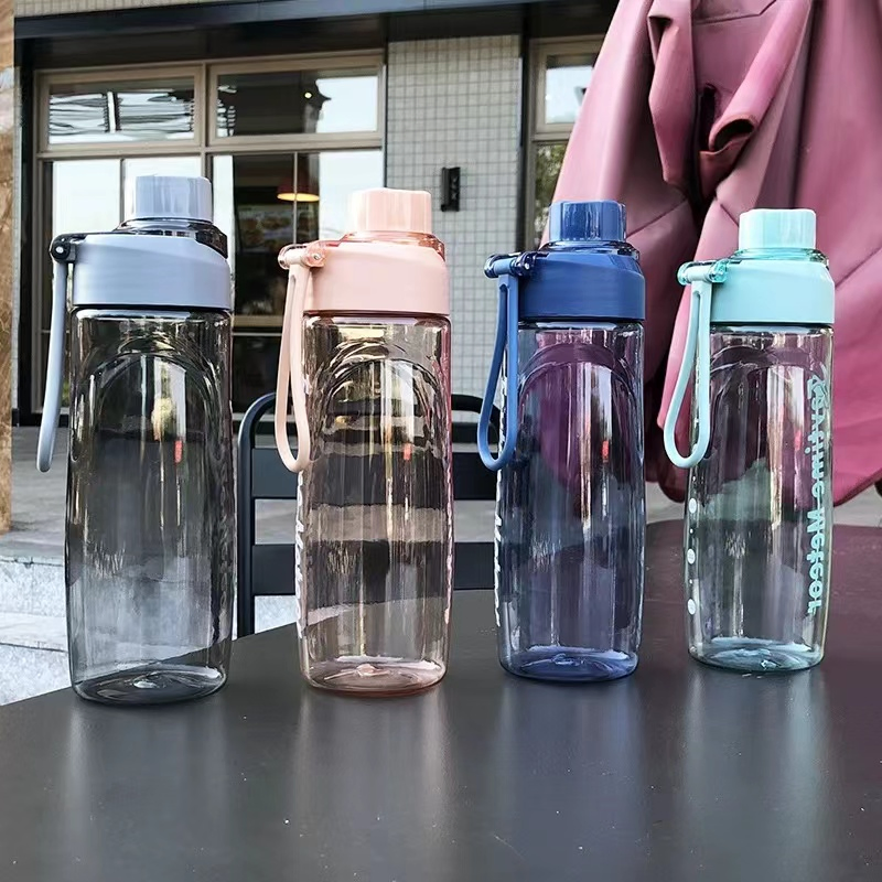 700ml Portable Nordic Style BPA Free Tritan Hydration Bottle Plastic Water Bottle Travel Bottle with Flip Top Lid