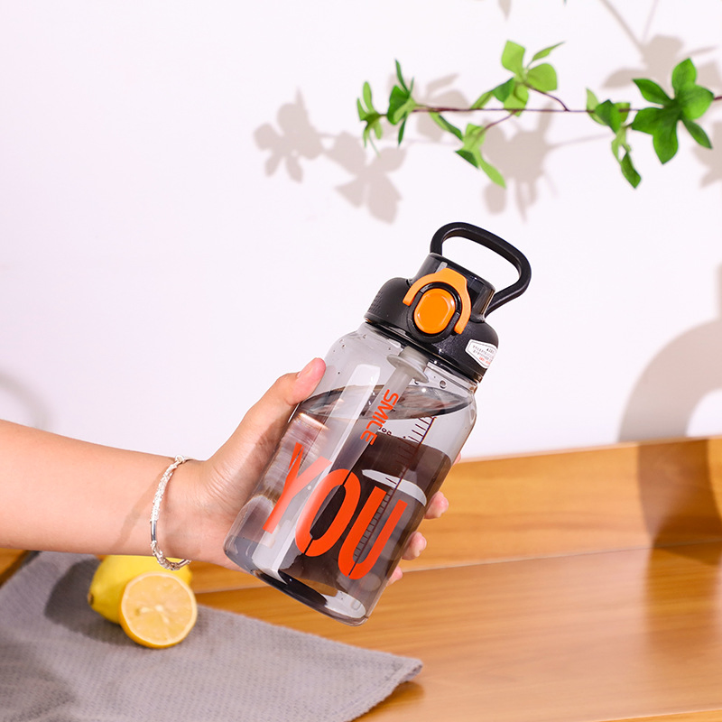 Stylish Outdoor Portable Handle Plastic Water Bottle with Flip-Top Lid &amp; Straw