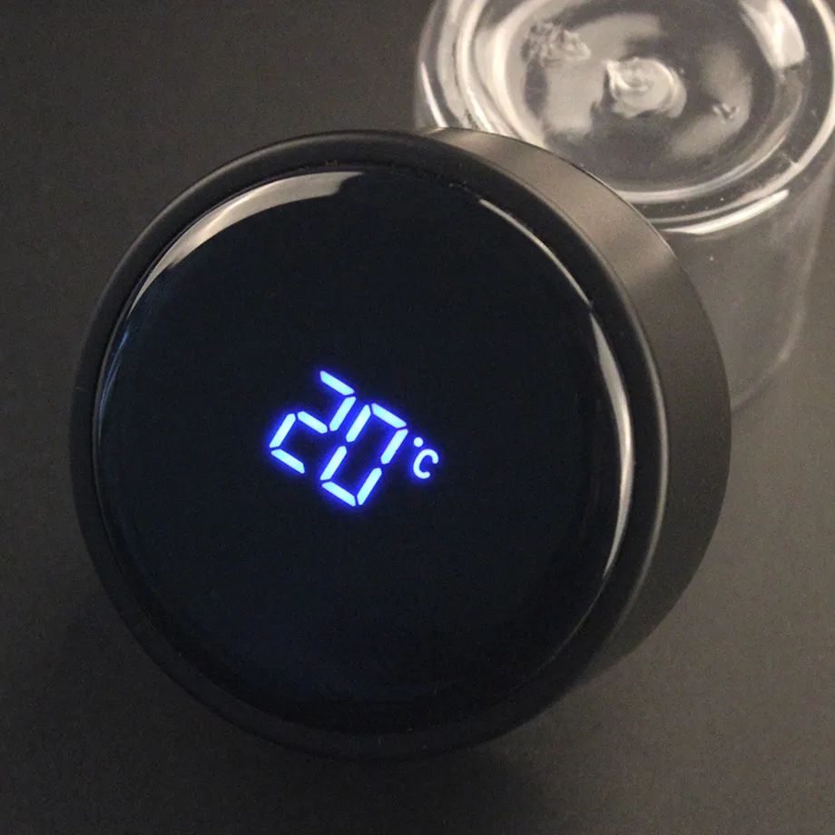 Smart Water Bottle Detail 2