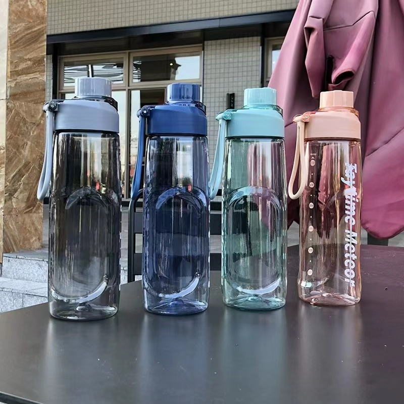 700ml Portable Nordic Style BPA Free Tritan Hydration Bottle Plastic Water Bottle Travel Bottle with Flip Top Lid