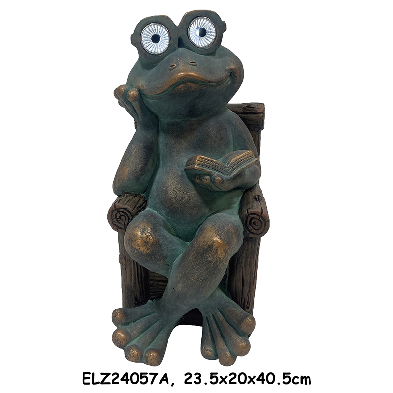 Best Fiber Clay Solar-Powered Playful Frog Statues For Garden Patio Indoor Decor Supplier, Service