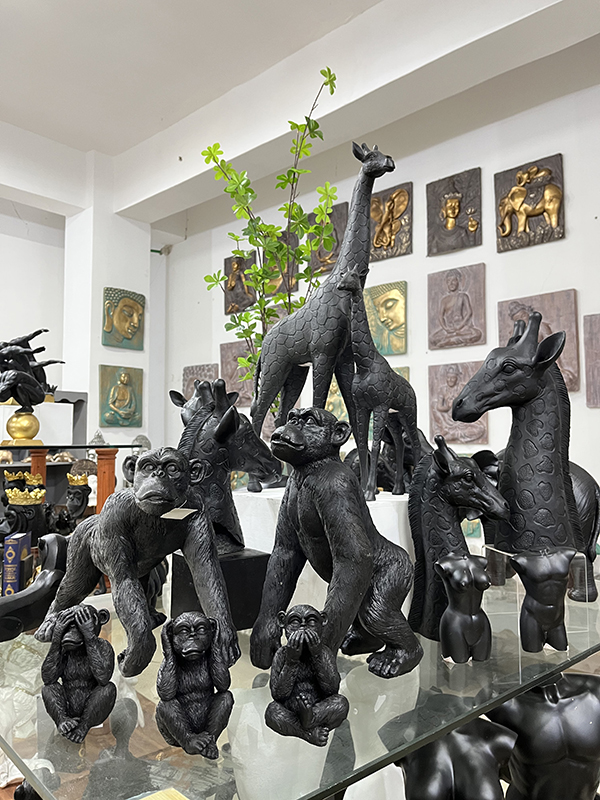 Best Resin Arts & Crafts Table top decoration Africa baby Gorilla monkey Figurines  Manufacturer, Exporter