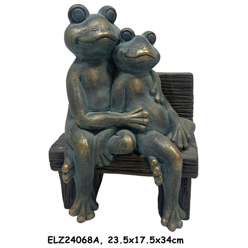 China Playful Frog Couple Statues Lounging On Benches Whimsical Frogs Snuggling In Baths Indoor Outdoor Decoration Supplier, Factories