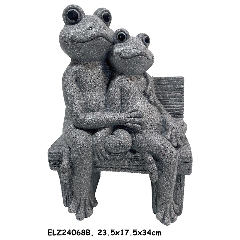 China Playful Frog Couple Statues Lounging On Benches Whimsical Frogs Snuggling In Baths Indoor Outdoor Decoration Supplier, Factories