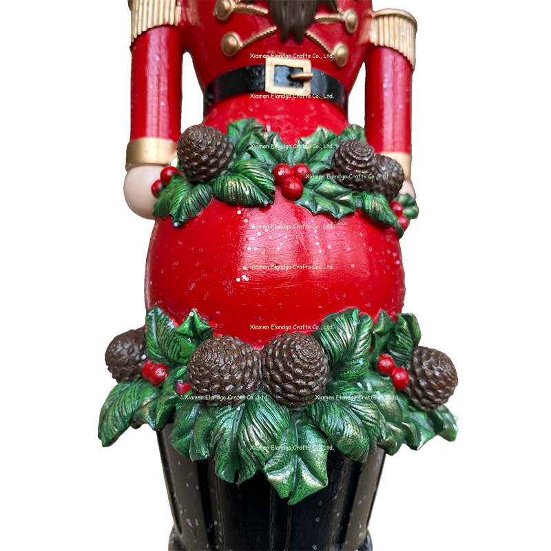 China Holiday Decoration Strawberry-Themed Nutcracker with Trophy Base Resin Crafts Factories, Exporters