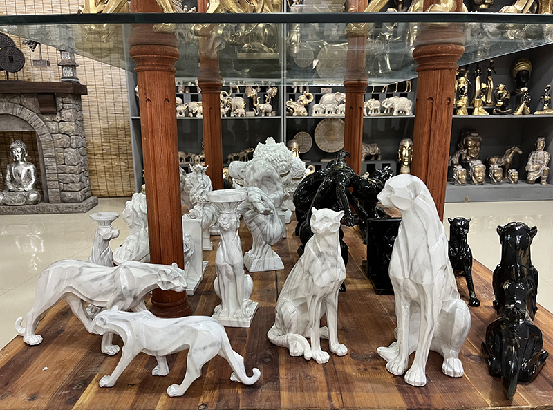 Best Resin Arts & Crafts Handmade African Leopard table-top Sculptures Candle Holders Bookends Factories, Exporters