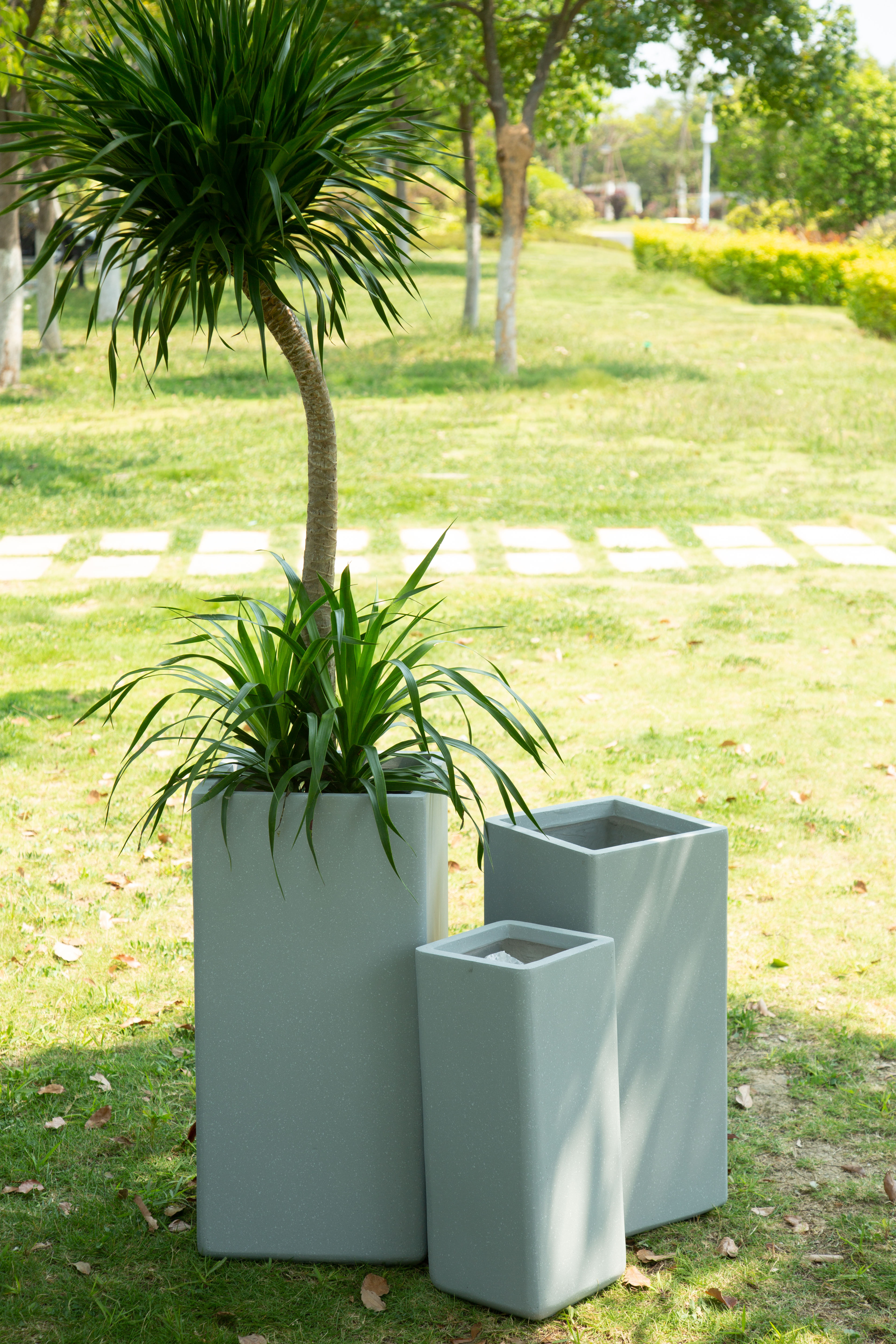 High-Quality Fiber Clay Light Weight Tall Square Flowerpots Garden Pottery Manufacturers, Exporter