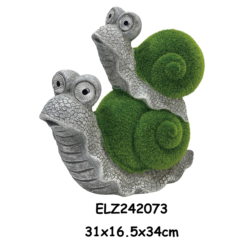 Solar Powered Grass Flocked Snail Statue Detail