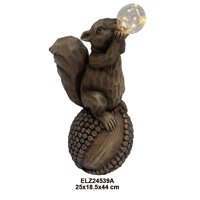 China Fiber Clay Squirrel Statues Squirrel With Bulbs Handmade Garden Home Decor Statue Manufacturers, Factory