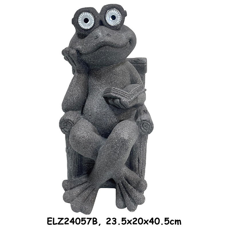 Best Fiber Clay Solar-Powered Playful Frog Statues For Garden Patio Indoor Decor Supplier, Service
