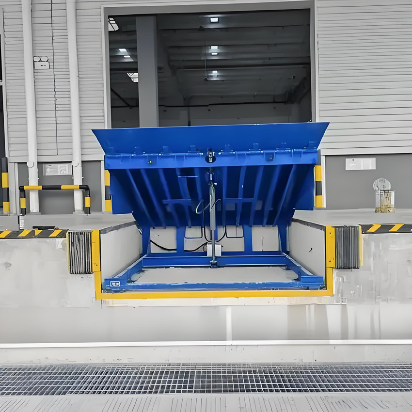 Adjustable Hinged Lip Loading Truck Dock Equipment for Warehouse Loading Bay