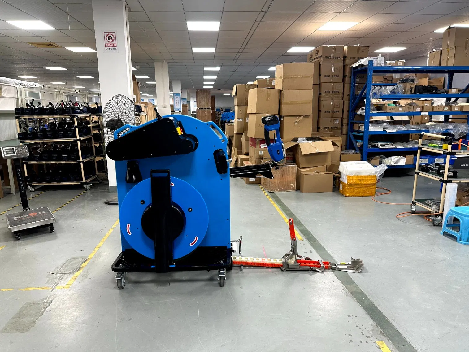 High-Capacity Pallet Strapping Machine for Logistics and Distribution Centers