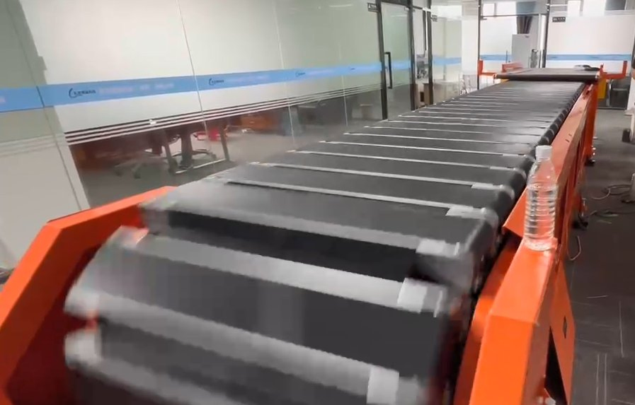 Adjustable Narrow Belt Sorting Machine for Parcel Distribution E Commerce Fulfillment Center Solution