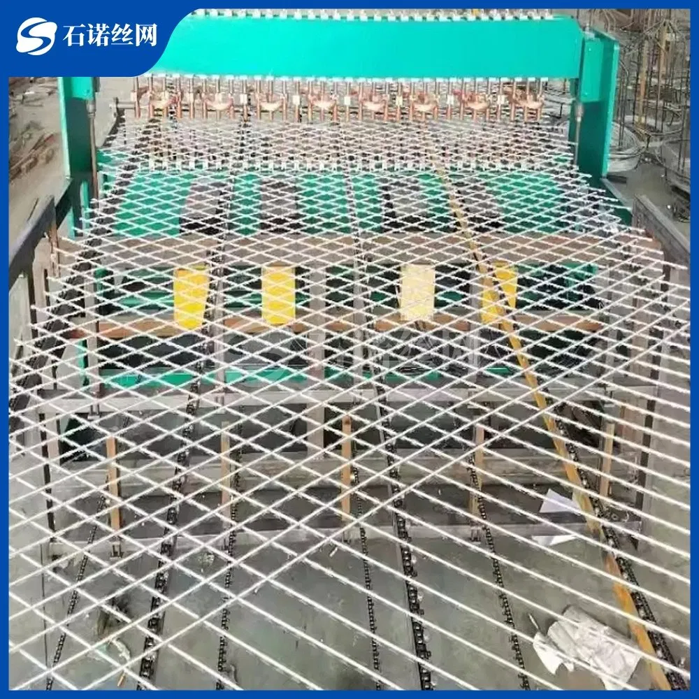 High Safety Automatic Razor Wire Mesh Welding Machine for Warehouse Security Isolation Fence