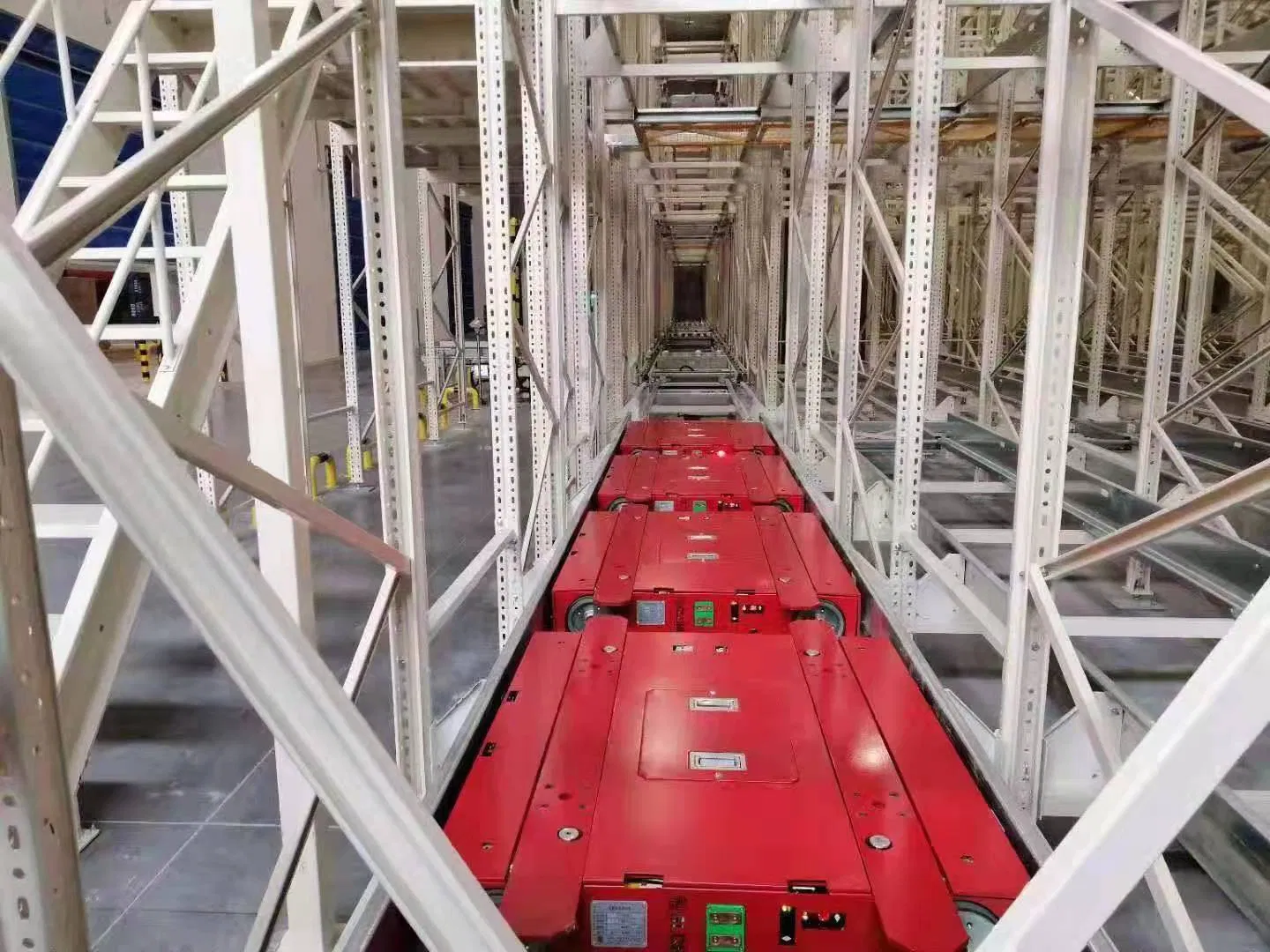 Warehouse Intelligent Storage Four-Way Shuttle System.