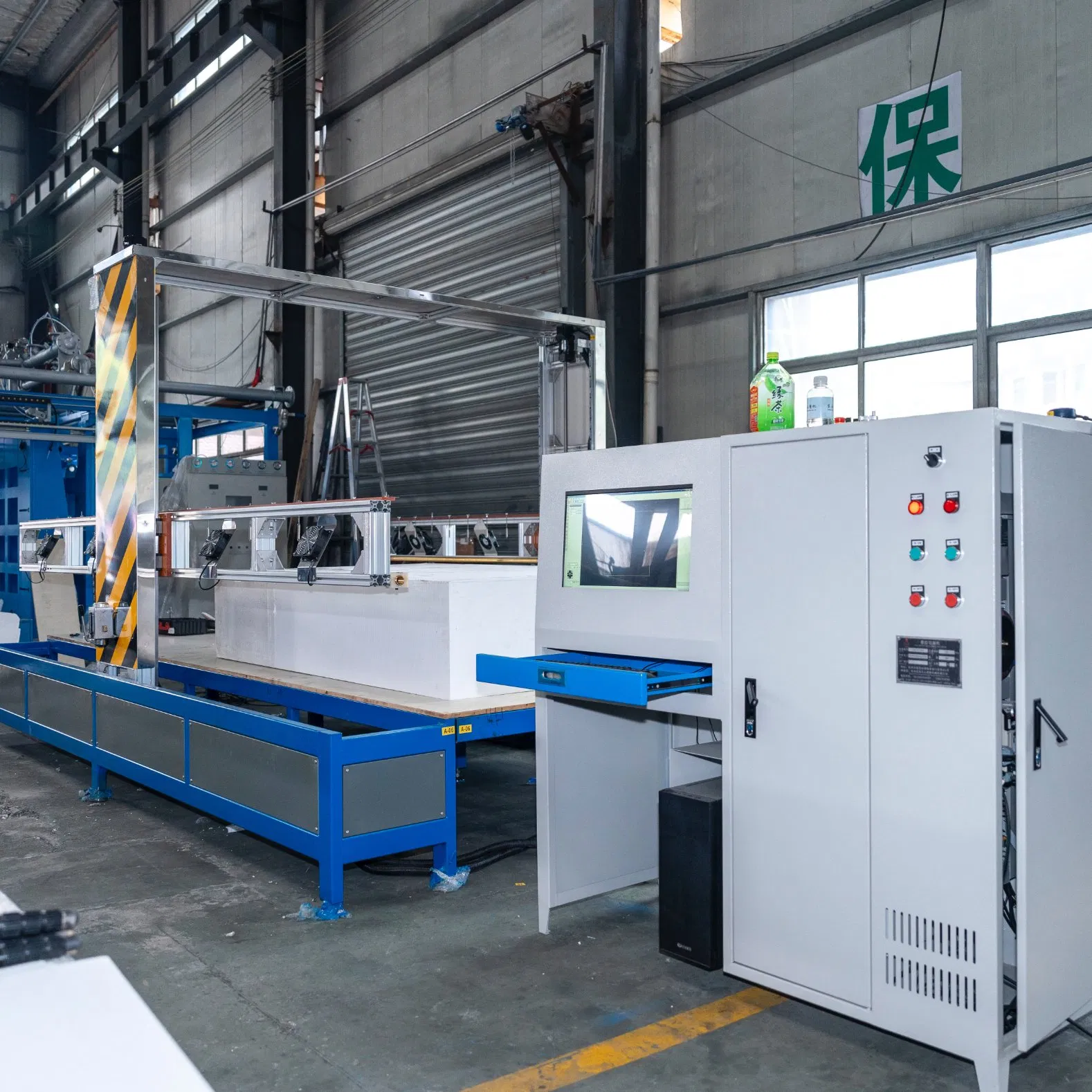 Portable EPS CNC 2D Cutting Equipment with LED Workspace Lighting and Emergency Stop Functionality