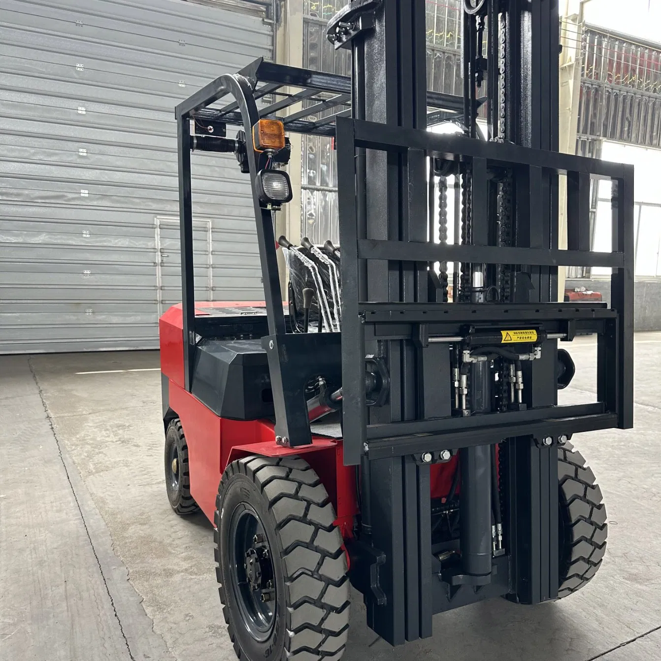 Riding Electric Forklift Made in China Cargo Handling Truck Energy Saving and Environmental Protection