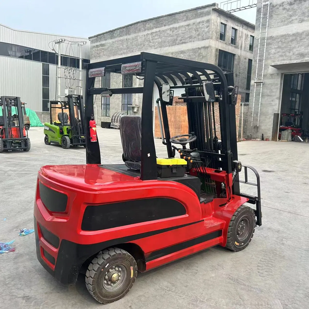 China Factory Small Electric Four-Wheel Forklift Small Cargo Handling Truck