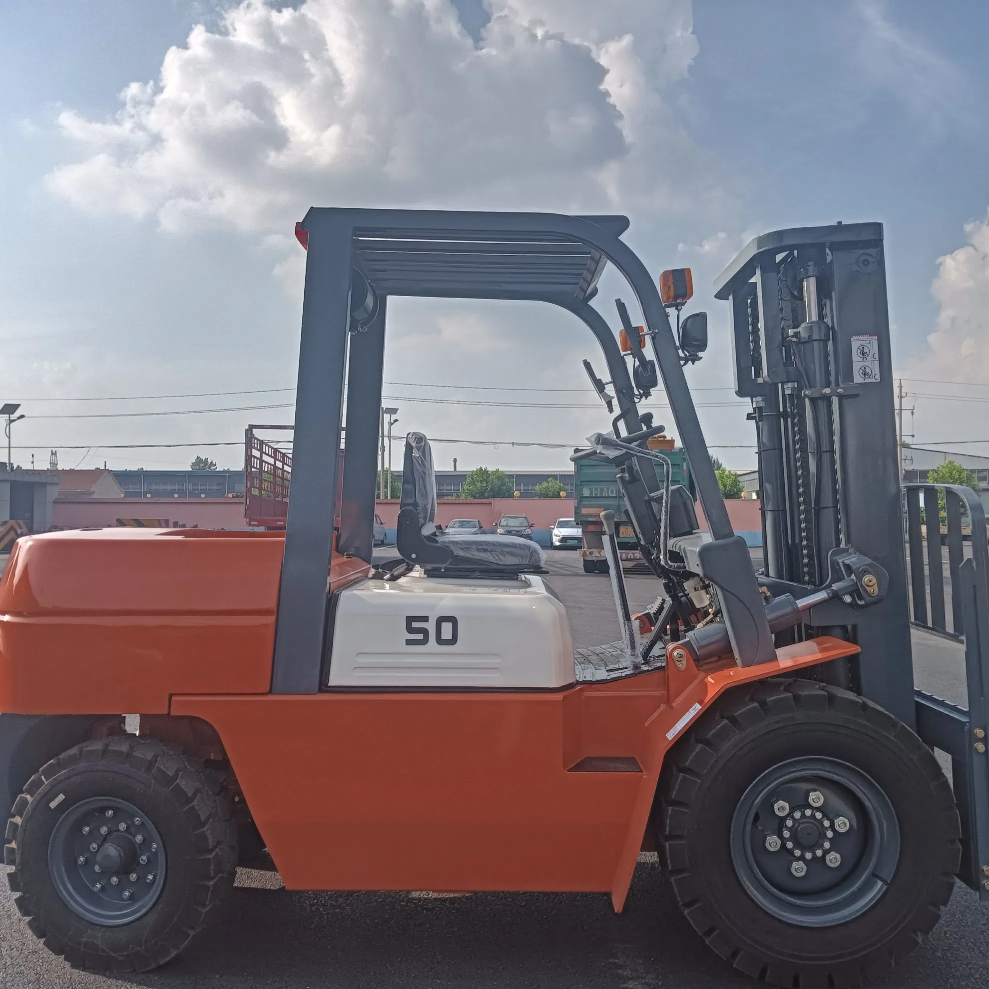 Riding Electric Forklift Made in China Cargo Handling Truck Energy Saving and Environmental Protection