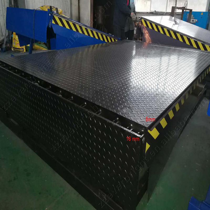 Loading Dock Equipment Edge of Dock Leveler for Trucks